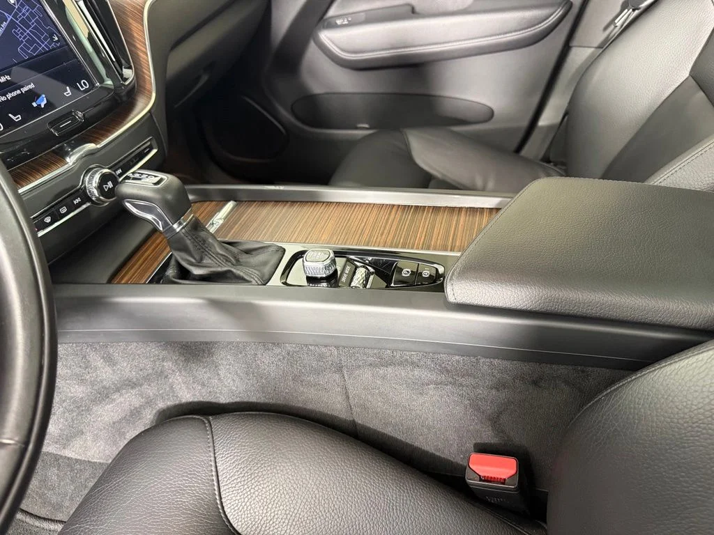 2021 Volvo XC60 Momentum - Photo 23