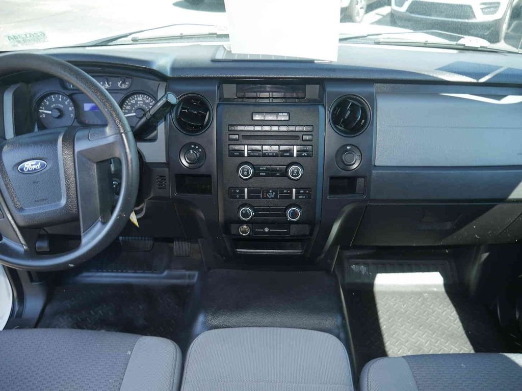 Used 2012  Ford XL image 4