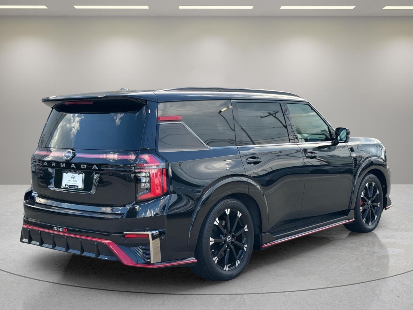 Used 2026 Black Diamond Pearl Nissan NISMO image 5