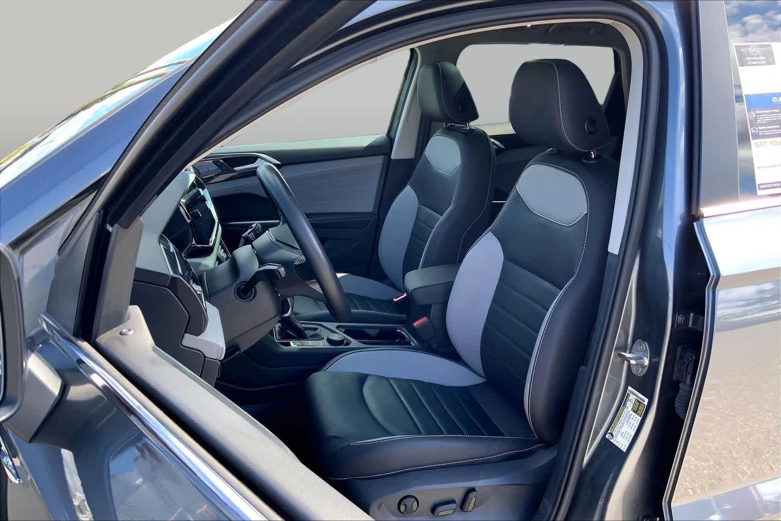 Used 2024 Platinum Gray Metallic Volkswagen SEL image 9