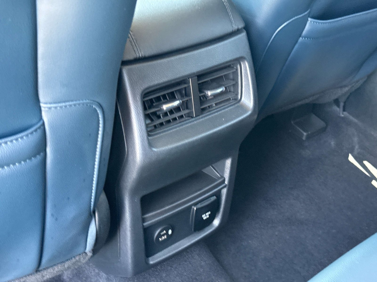 Used 2022 White Ford SEL image 17