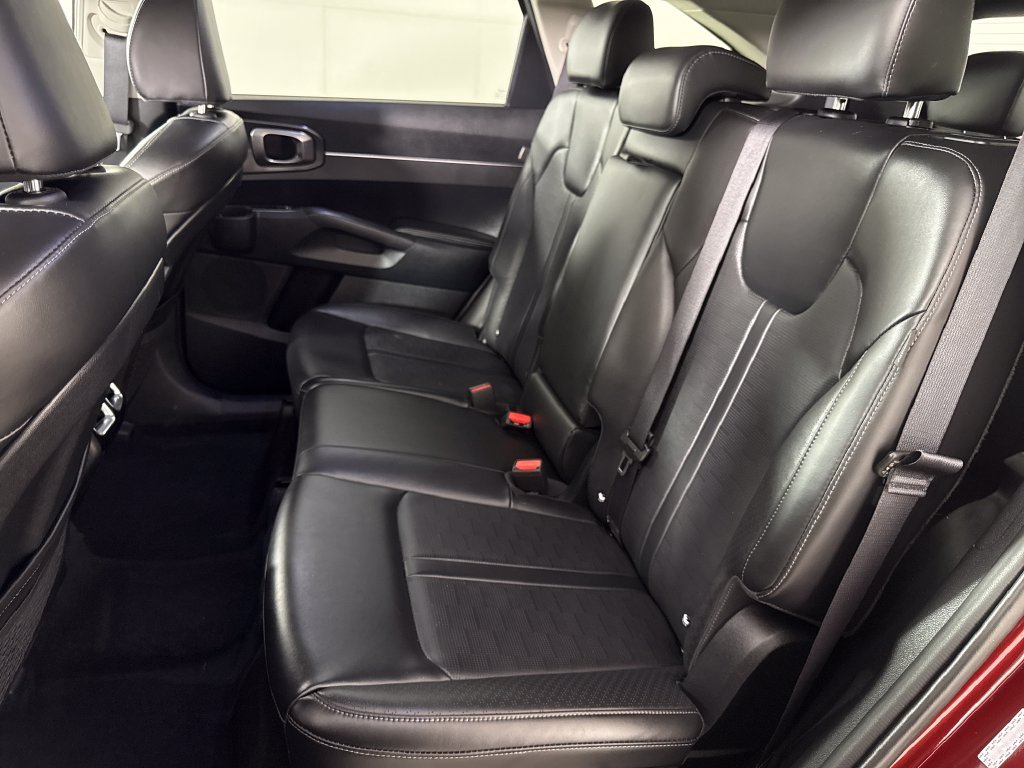 2025 Kia Sorento S - Photo 13