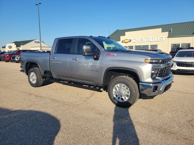 New 2026 Sterling Gray Metallic Chevrolet LT image 25