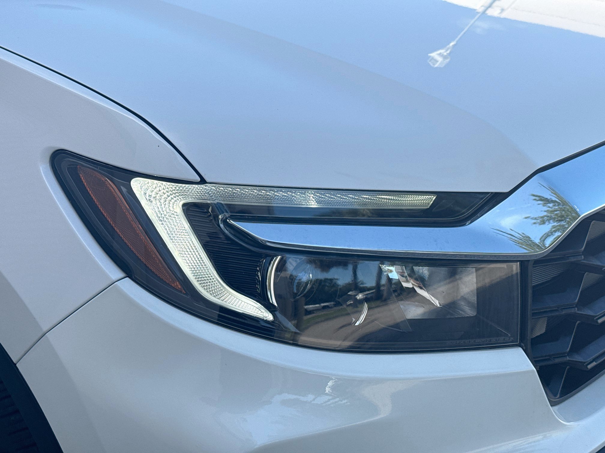 Used 2023 White Honda EX-L image 34
