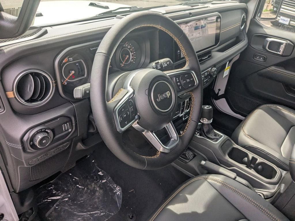 2025 Jeep Wrangler 4-Door Sahara - Photo 12