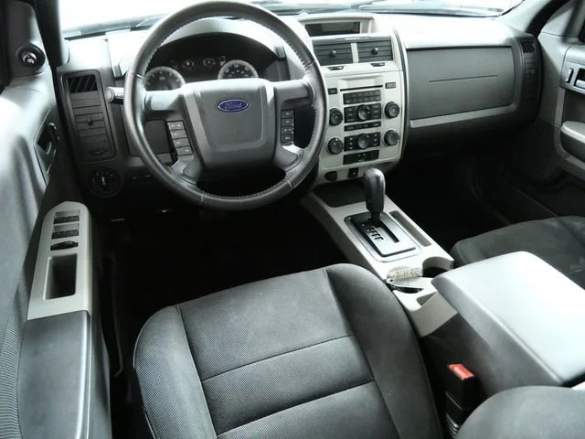 Used 2009 Black Ford XLT image 4