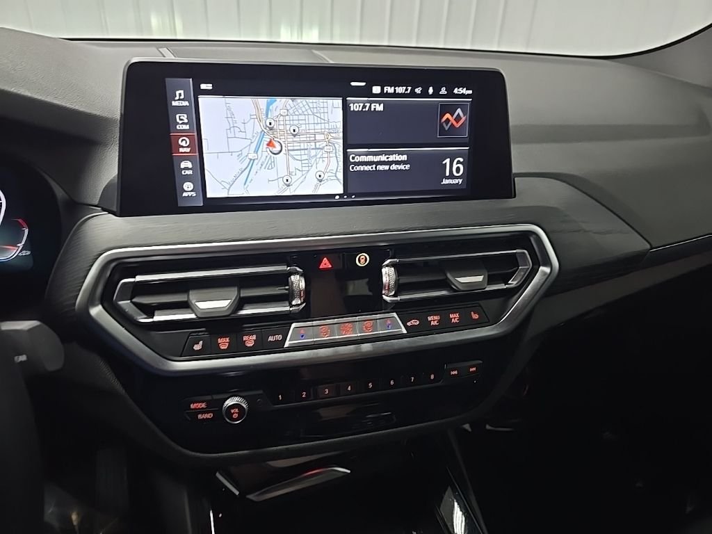 Used 2024 Gray BMW xDrive30i image 26