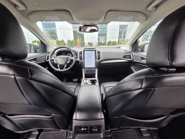 Used 2024 Grey Ford SEL image 17