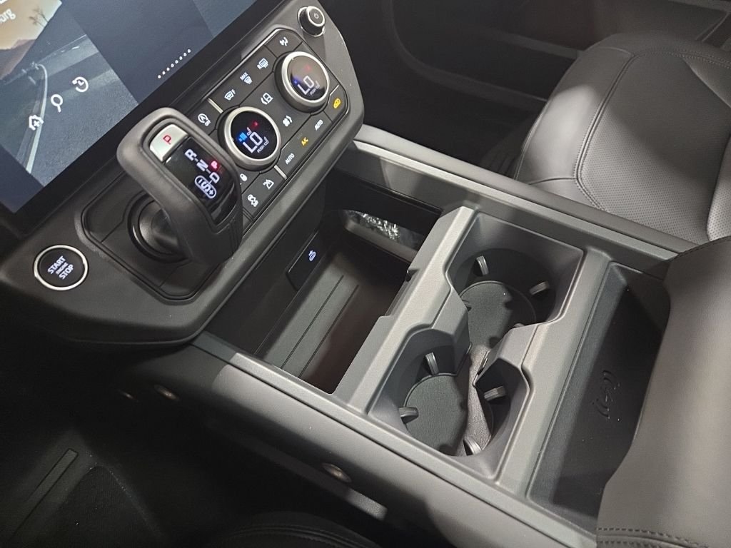 New 2026 Borasco Grey Land Rover X-Dynamic SE image 16