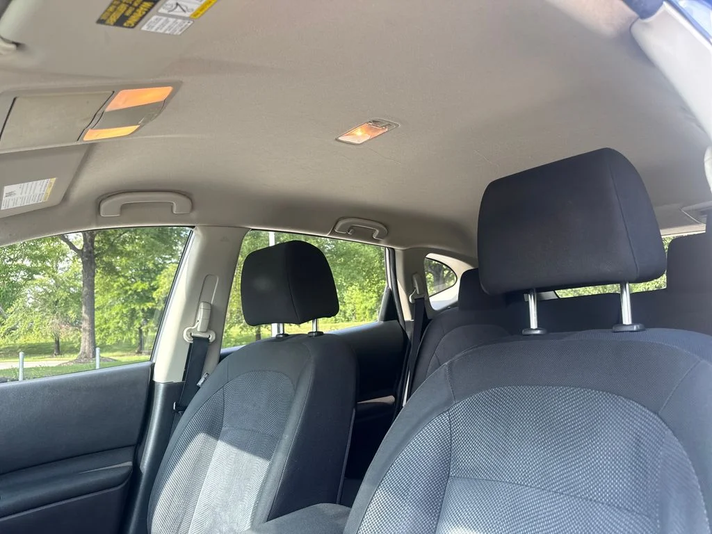 Used 2014 Platinum Graphite Nissan S image 30