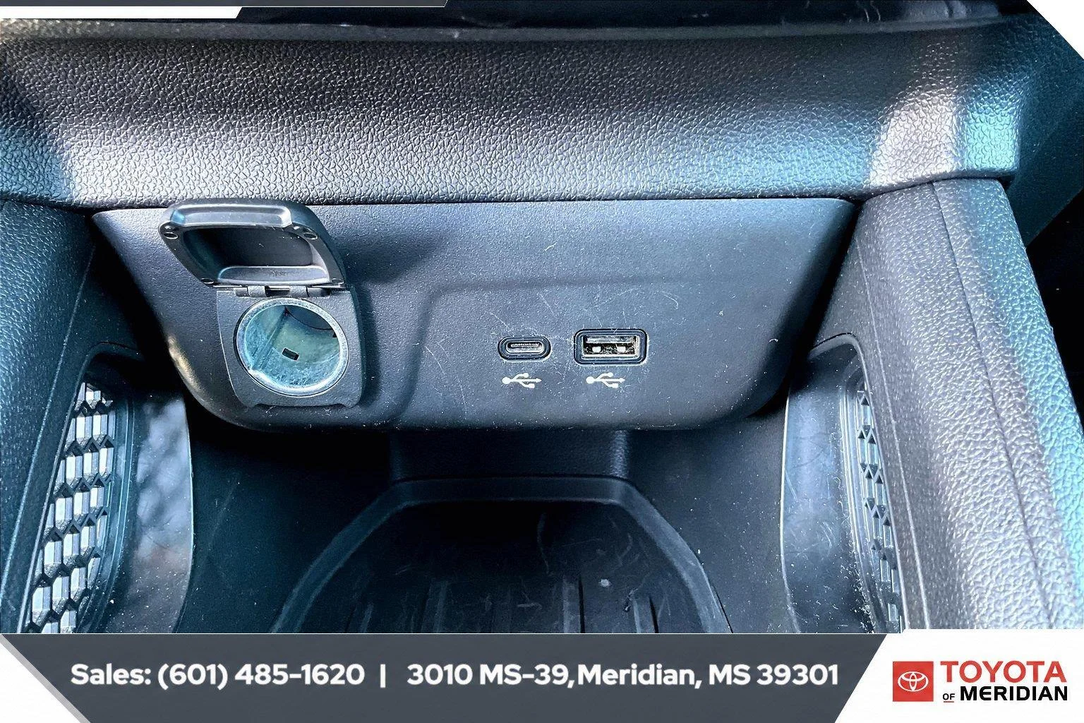Used 2025 Mosaic Black Metallic Chevrolet LT image 23
