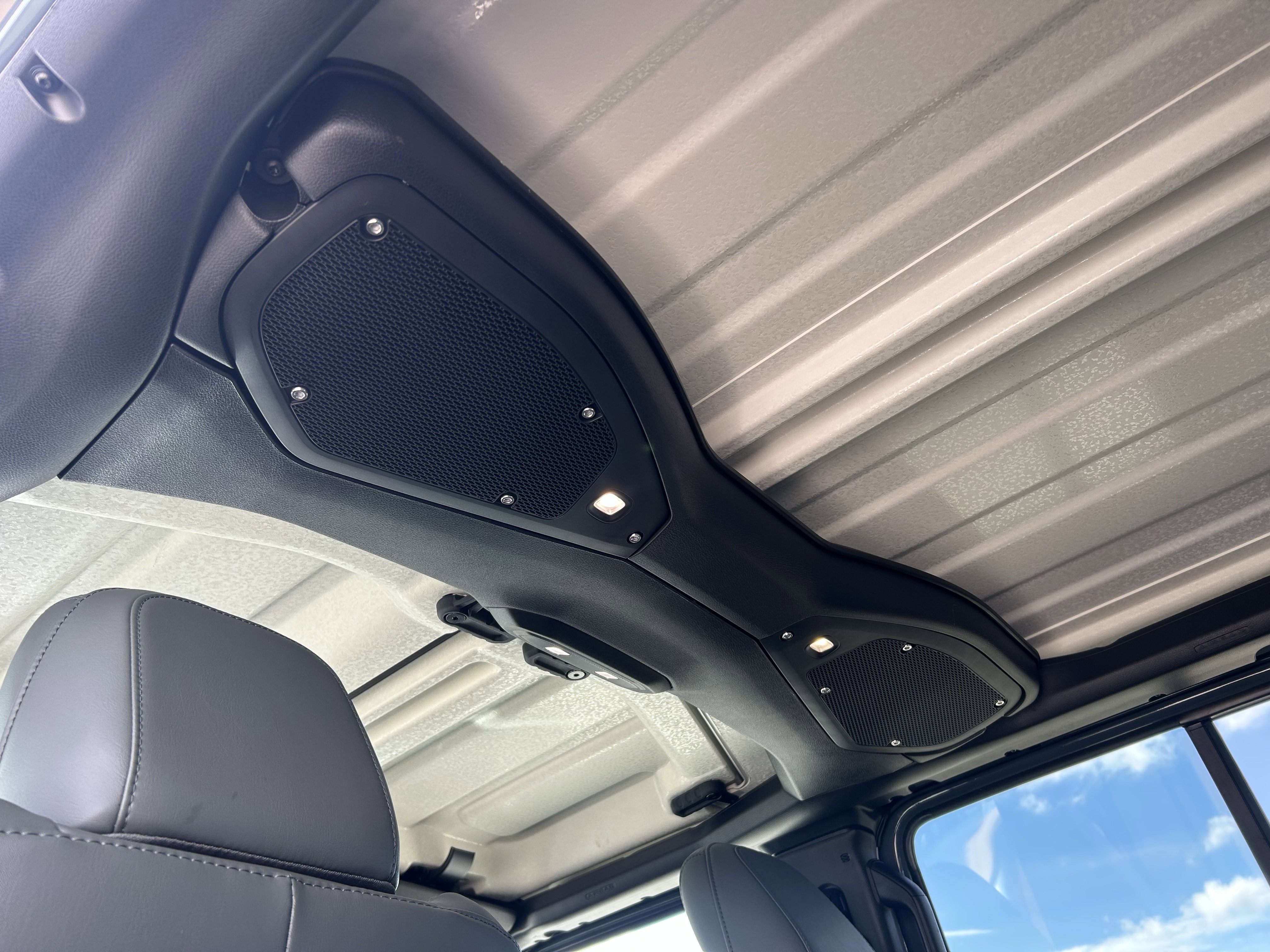 New 2026 Anvil Clearcoat Jeep Mojave image 14