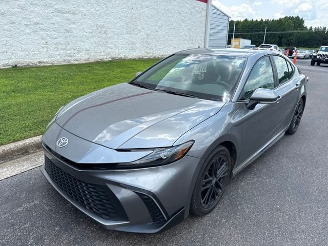 Used 2025  Toyota SE image 2