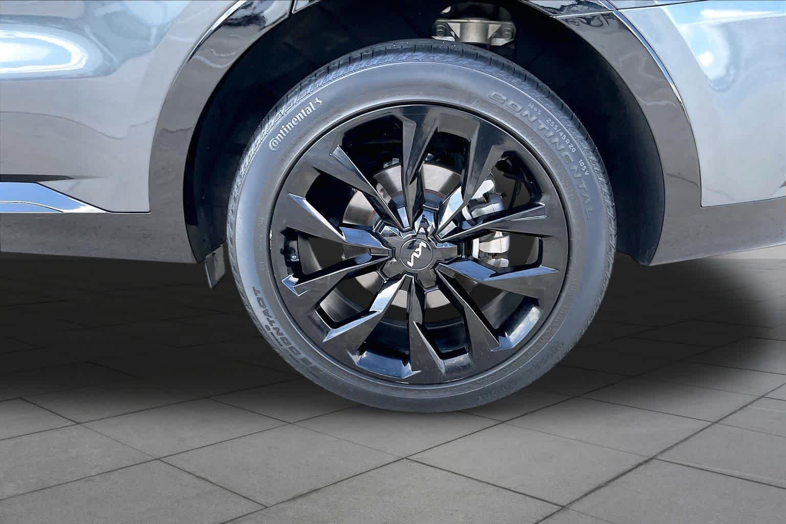 Used 2023 Gravity Grey Kia SX image 11