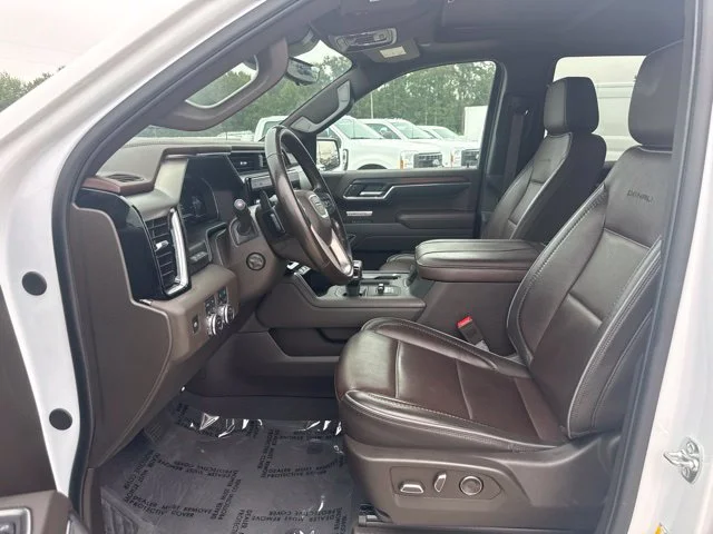 Used 2025 White GMC Denali image 25
