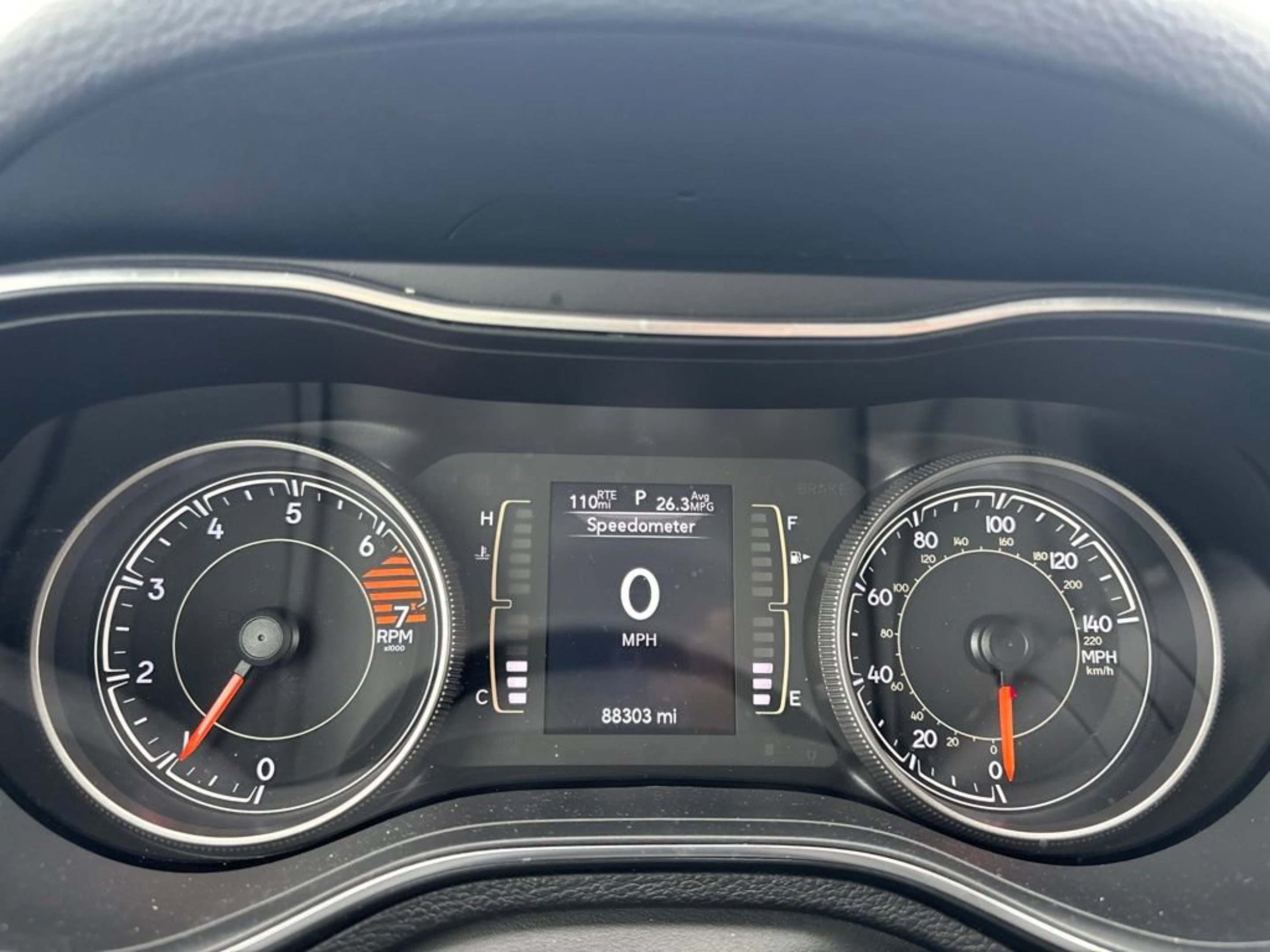 Used 2019 Granite Crystal Metallic Clearcoat Jeep Latitude Plus image 9