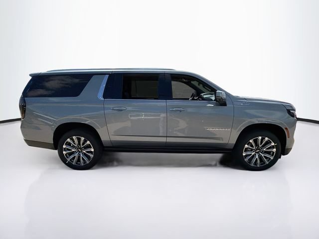 2026 Chevrolet Suburban High Country - Photo 5