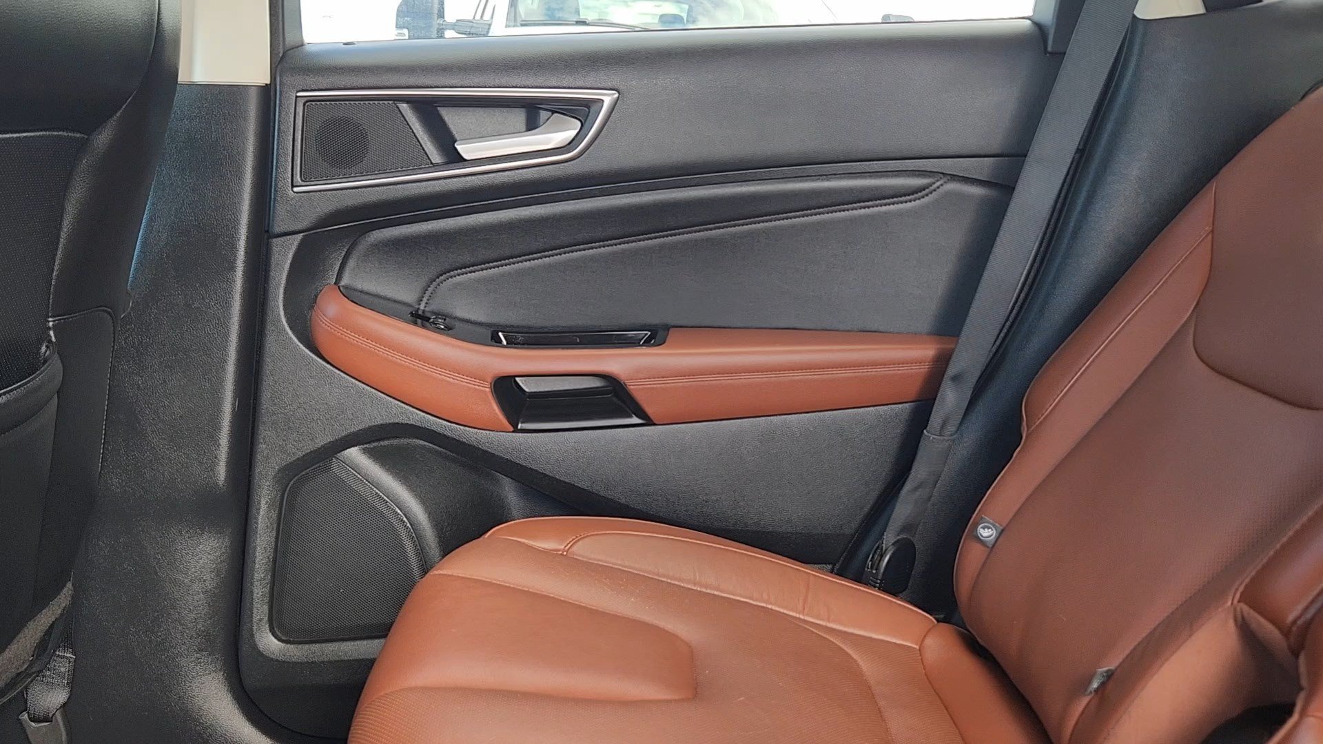 Used 2016 Bronze Fire Metallic Tinted Clearcoat Ford Titanium image 16