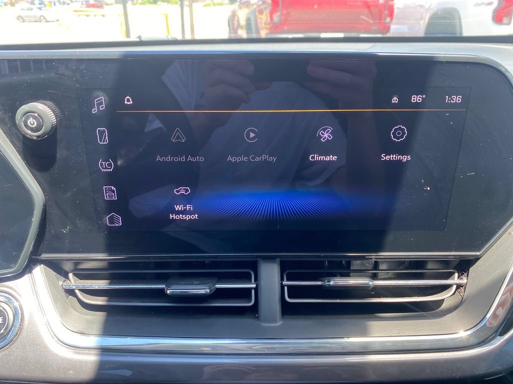 Used 2025 Summit White Chevrolet ACTIV image 18