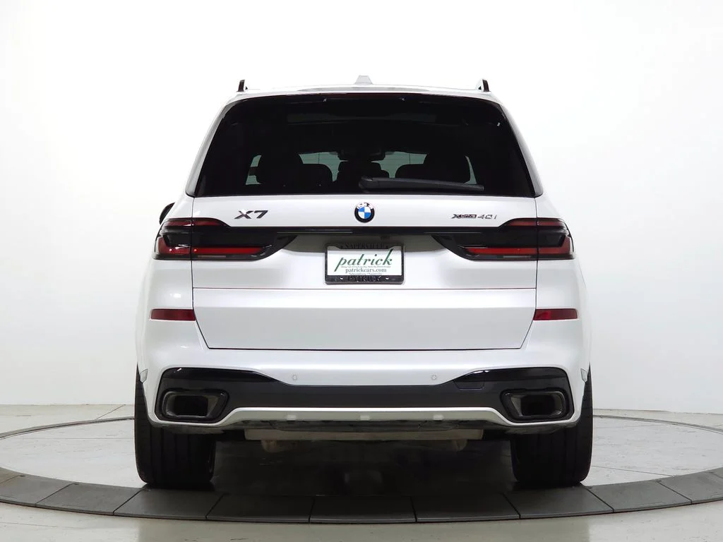 Used 2025 White BMW xDrive40i image 5
