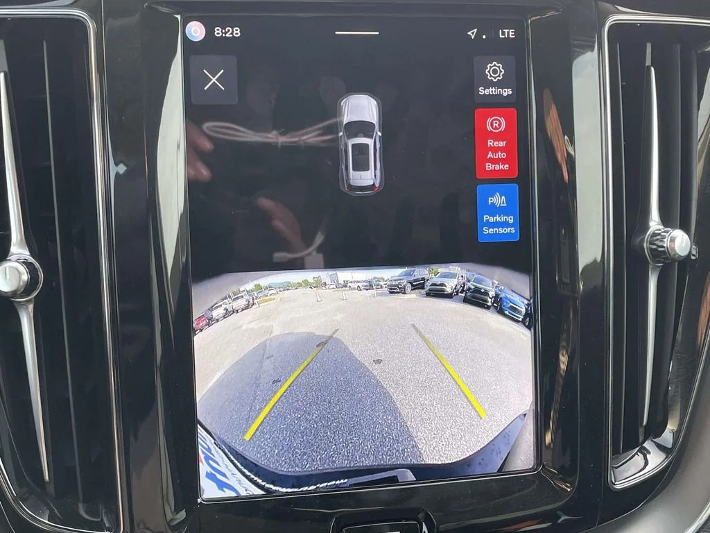 Certified Used 2025 Onyx Black Volvo Core image 18