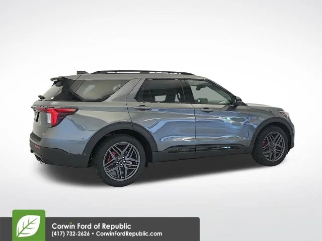 2026 Ford Explorer ST - Photo 9
