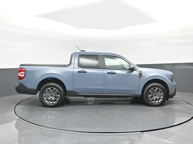 New 2026 Azure Gray Metallic Tri-Coat Ford XLT image 3