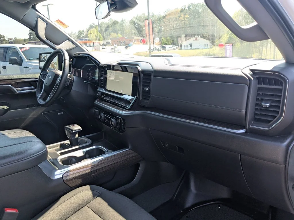 Used 2024 Summit White Chevrolet RST image 28