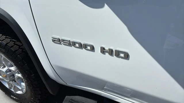 Used 2024 Summit White Chevrolet LT image 39