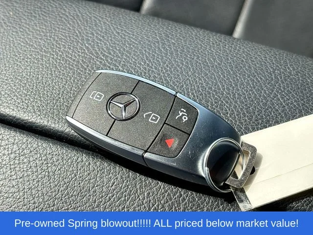 Used 2020 White Mercedes-Benz GLC 300 image 29