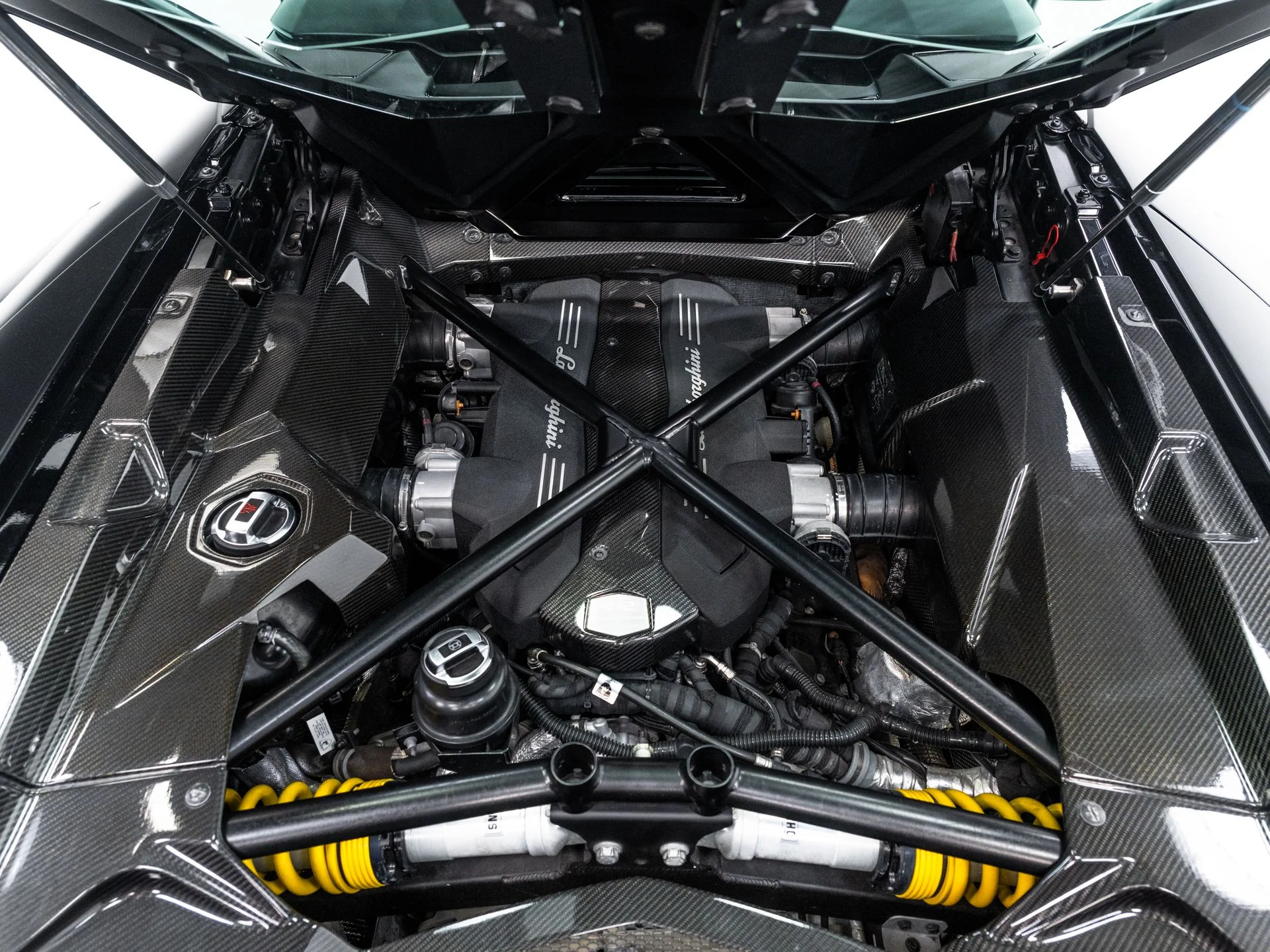 Used 2014  Lamborghini Roadster image 59