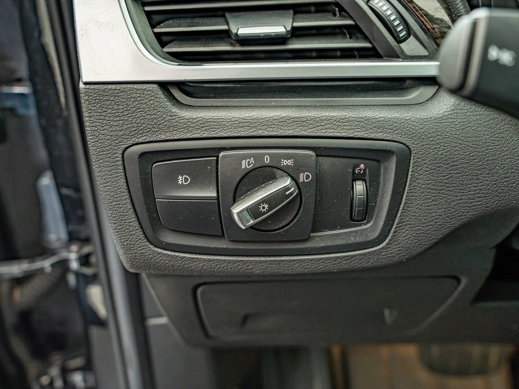 Used 2017 Jet Black BMW xDrive28i image 19