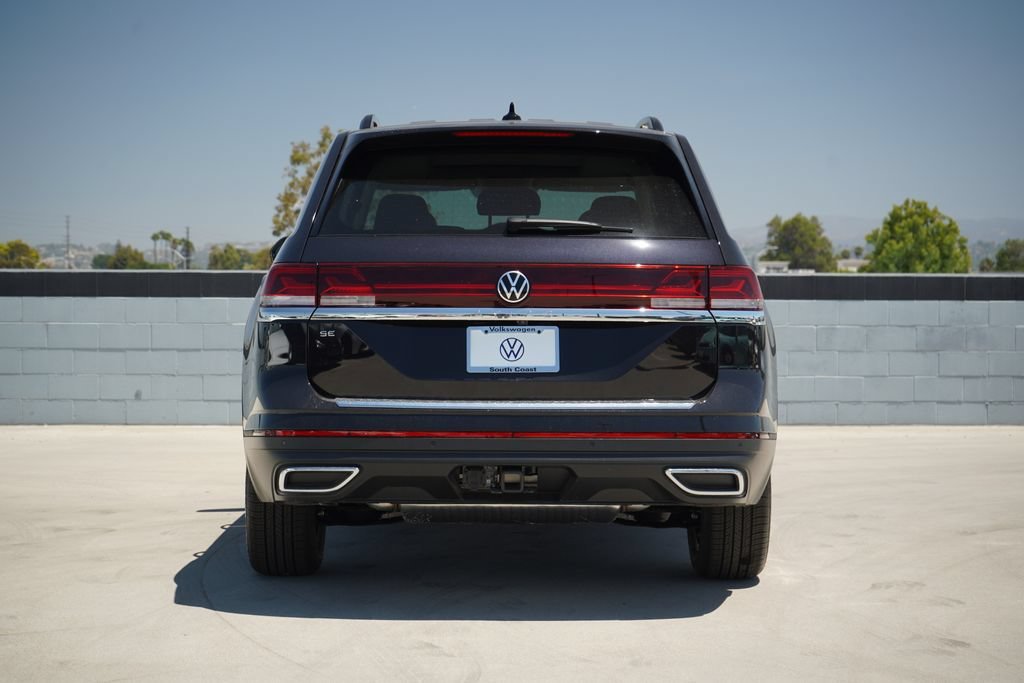 New 2026 Deep Black Pearl Volkswagen SE w/Technology image 4