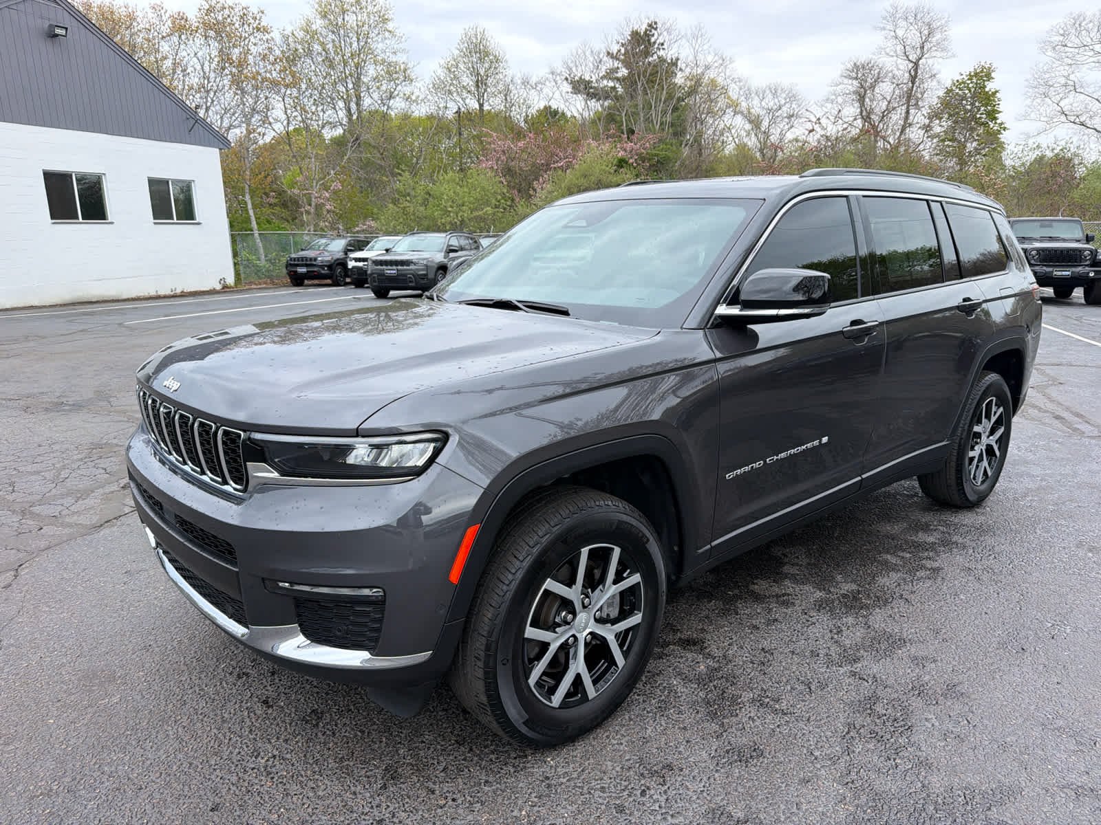 Used 2024 Baltic Gray Metallic Clearcoat Jeep Limited image 4