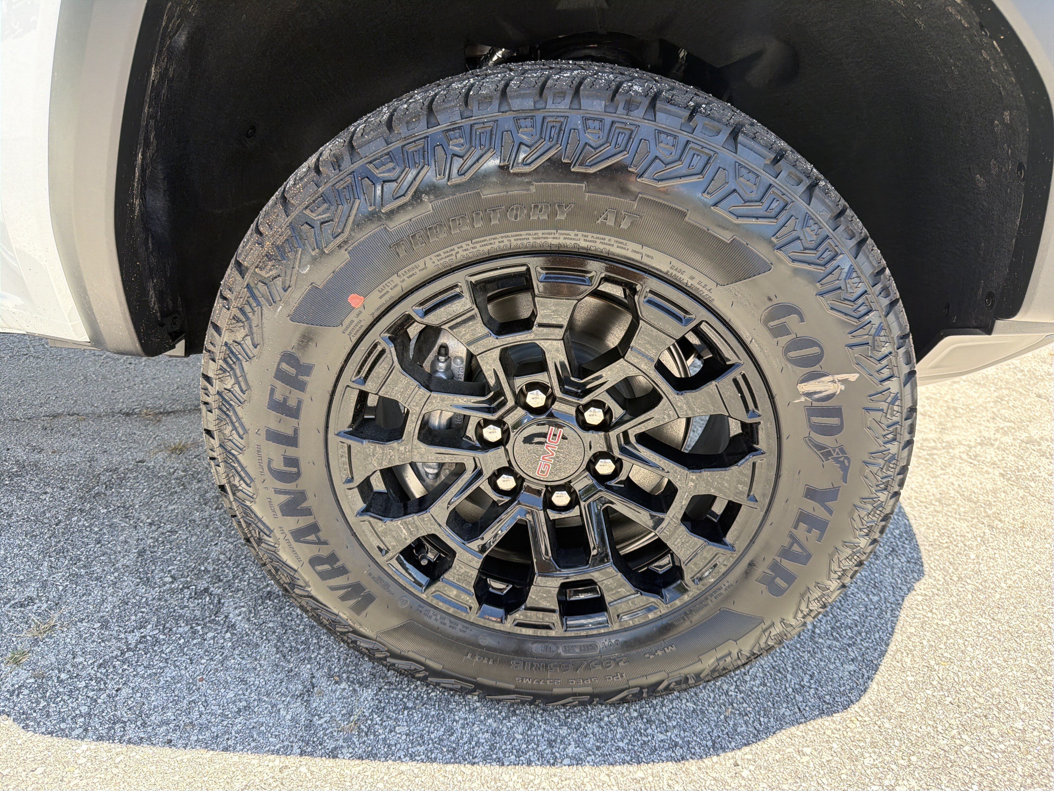 New 2026 Summit White GMC Elevation image 12