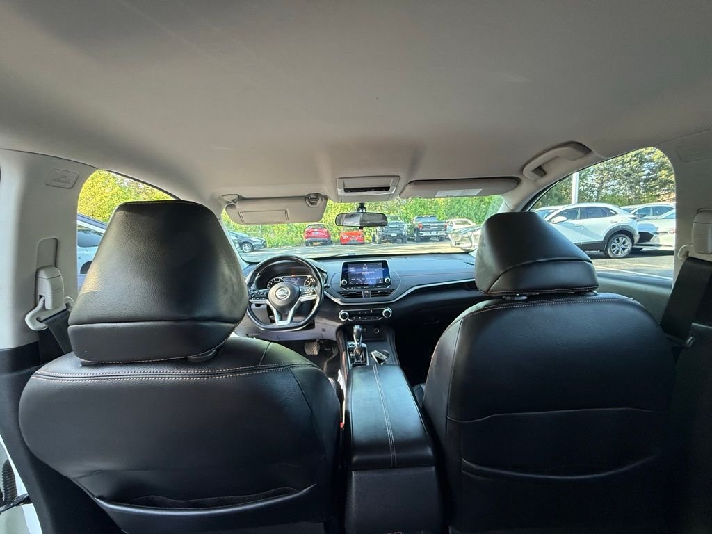 Used 2019 White Nissan 2.5 SR image 23