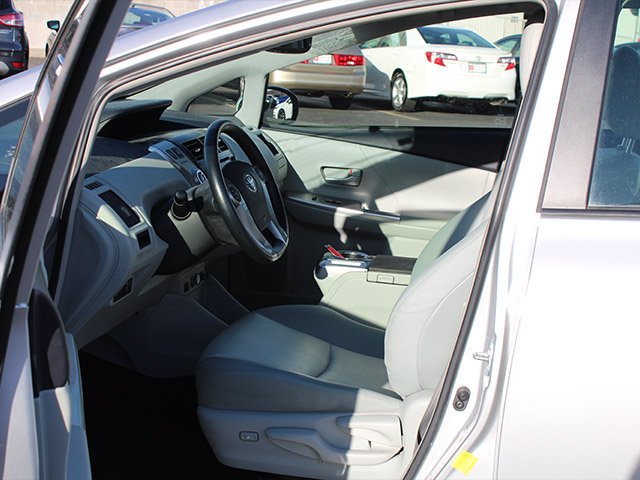 Used 2014 Classic Silver Metallic Toyota Five image 13