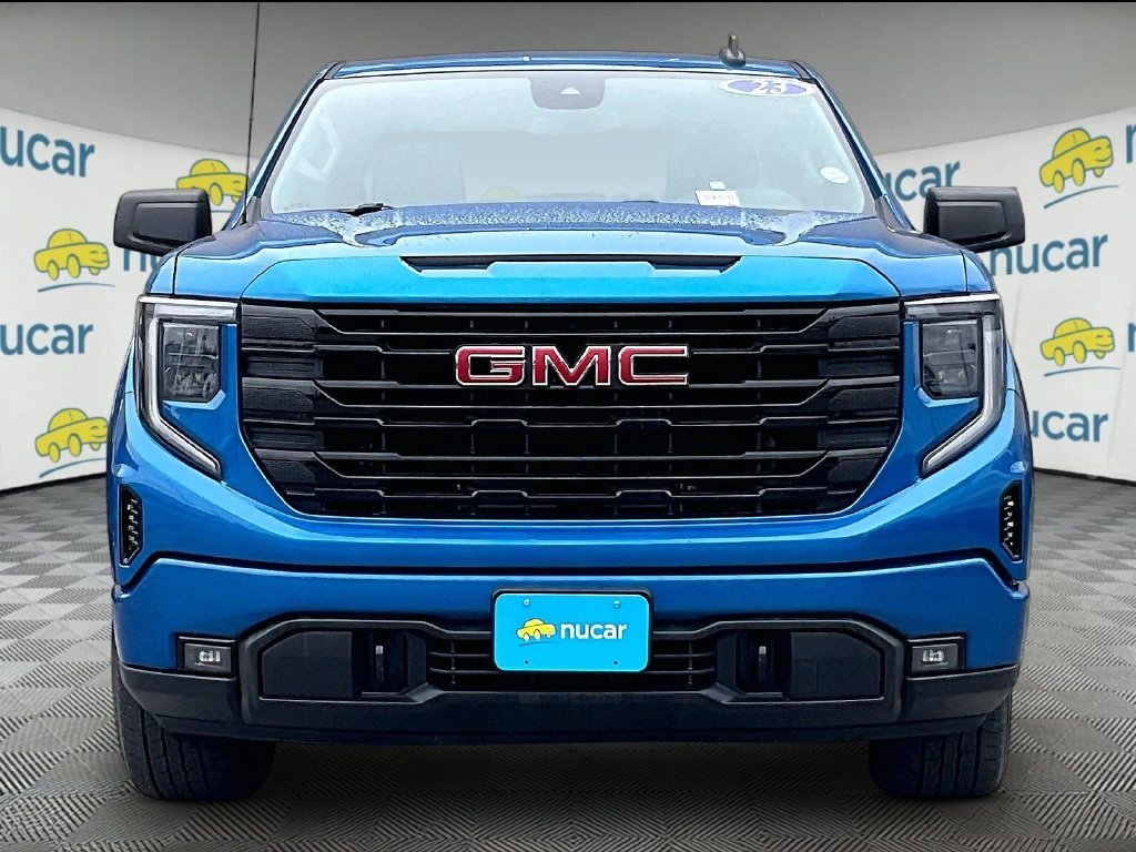 Used 2023 Blue GMC Elevation image 2