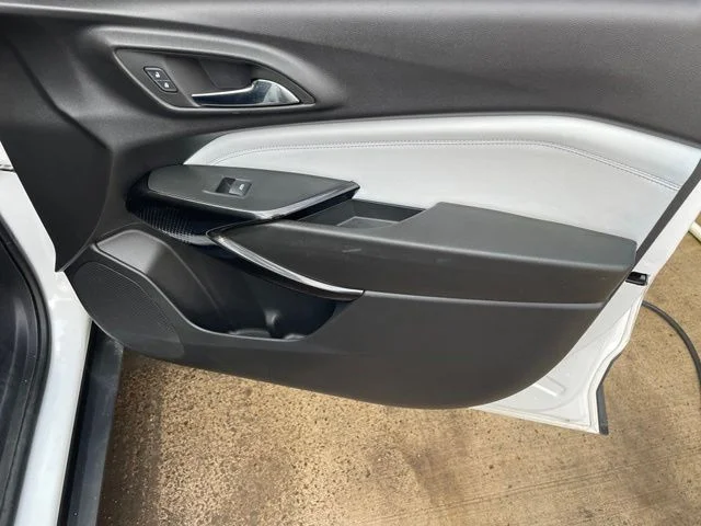 Used 2024 White Chevrolet LT image 27