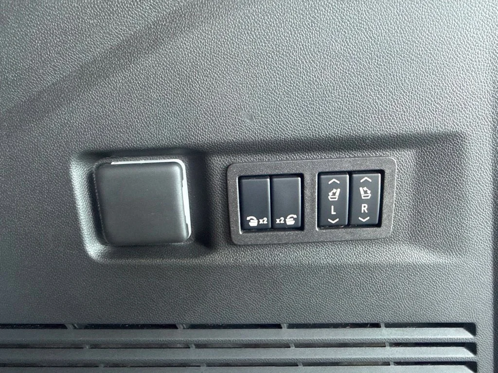 Used 2024 Blue Chevrolet Premier image 49
