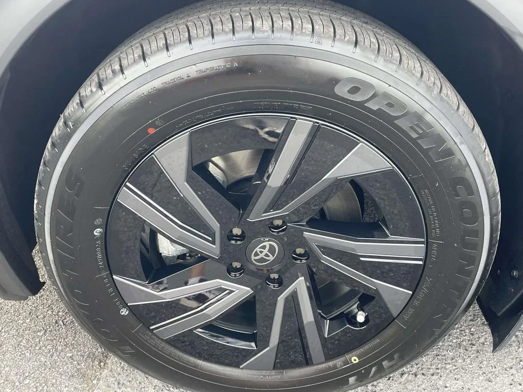 New 2026 Wind Chill Pearl Toyota SE image 6