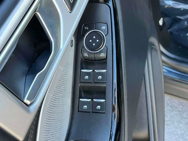 Used 2022 Blue Metallic Ford Platinum image 28