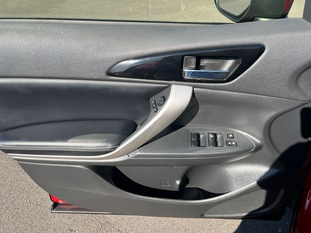 Used 2024 Silver Mitsubishi SE image 11