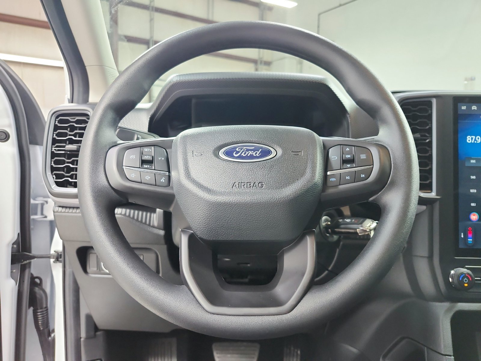 New 2026 Oxford White Ford XL image 21