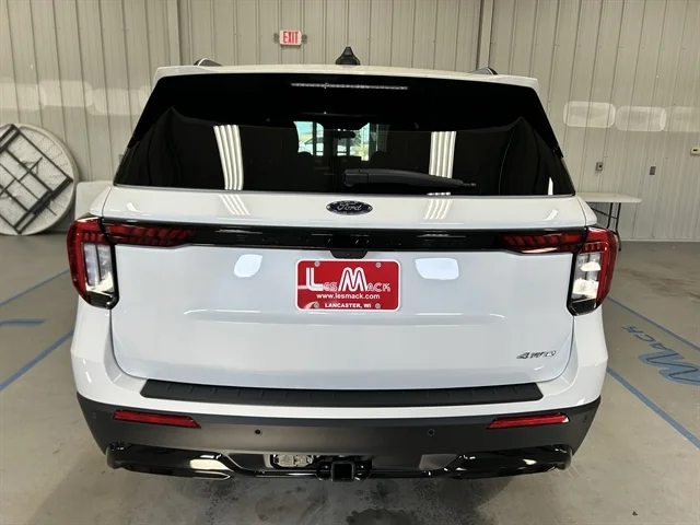 New 2026 Star White Metallic Tri-Coat FORD ST-Line image 6