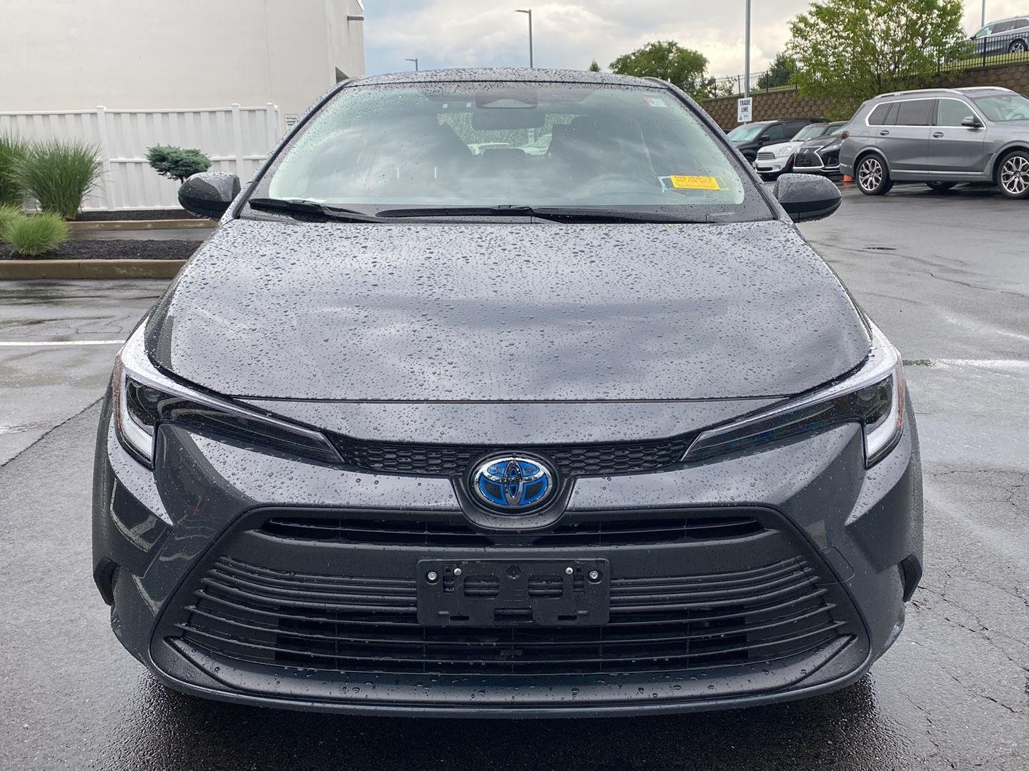 Used 2025 Underground Toyota Hybrid LE image 5