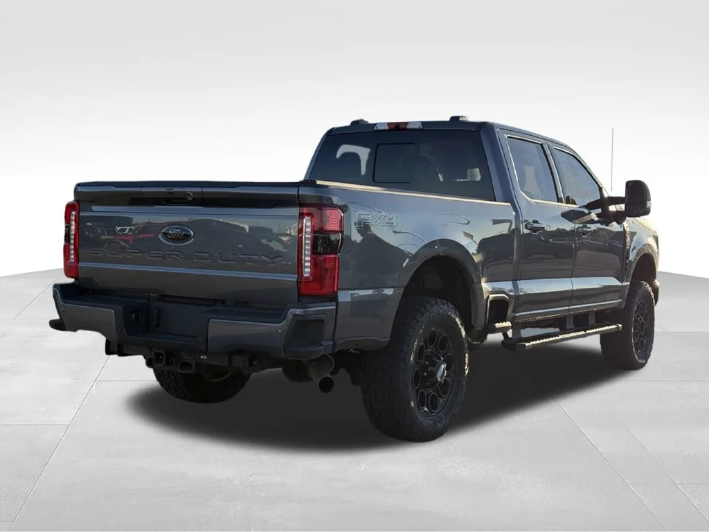Used 2025 Gray Ford XLT image 27