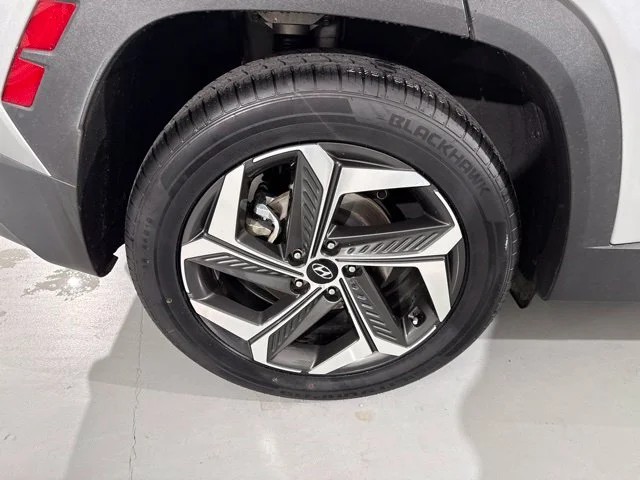 Used 2023 Silver Hyundai SEL image 13