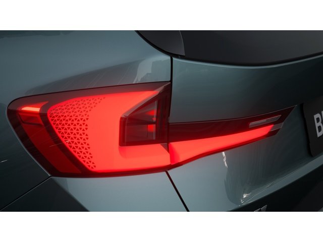 New 2027 Cape York Green Metallic BMW xDrive28i image 8