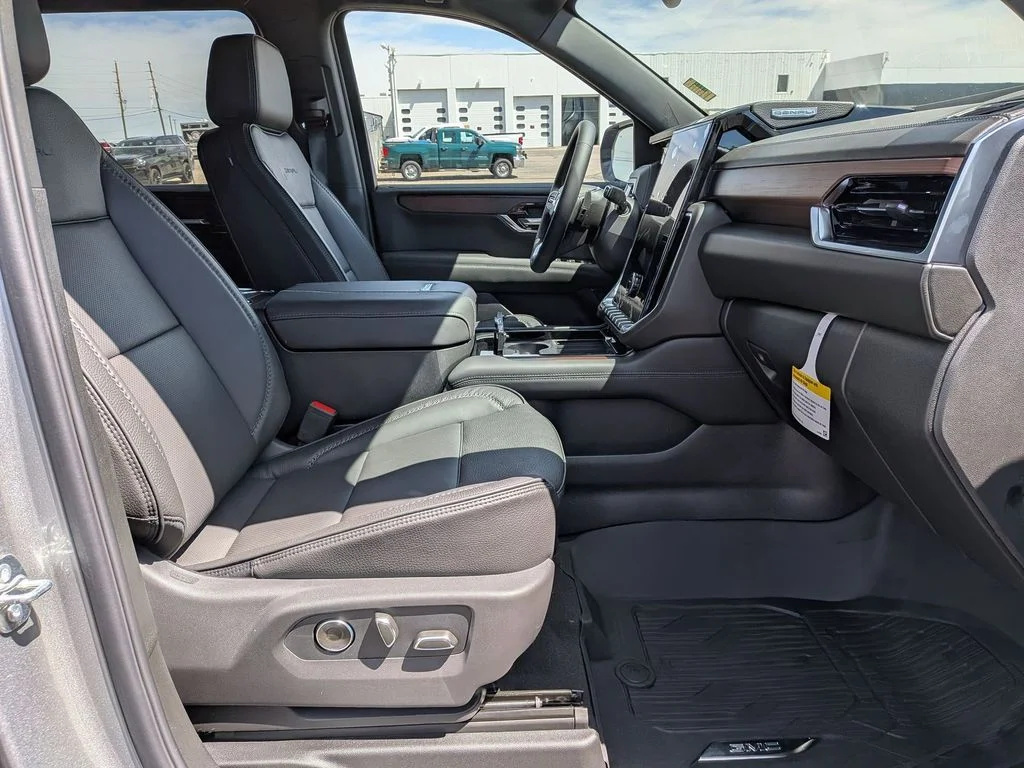 2026 GMC Yukon XL Denali - Photo 24